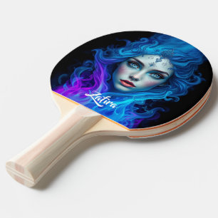 Mysterium Frau, die aus blauen und violetten Flamm Tischtennis Schläger
