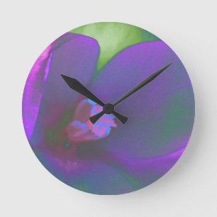 Mystic Beauty Crocus Flower Wall Clock Runde Wanduhr