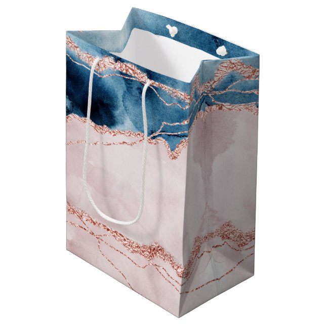 Mystic Elegance | Aquamarines Blau und Rose Gold A Mittlere Geschenktüte (Vorderseite Schrägansicht)