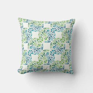 Mystic Garden Pattern Throw Pillow Kissen