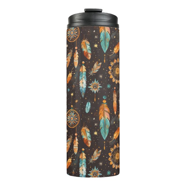 Mystical Dark Boho: Feathers & Dream Catchers Desi Thermosbecher (Vorderseite)