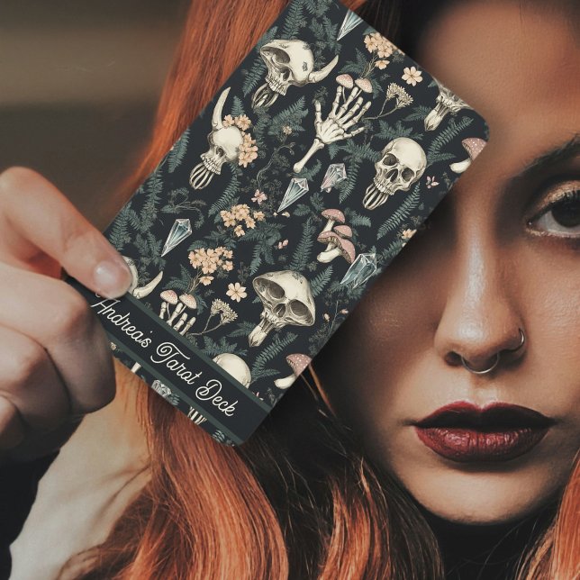 Mystical Goblincore Skulls & Greenery Wild Witch Spielkarten (Mystical Goblincore Skulls & Greenery Wild Witch Custom Tarot Cards Deck for Tarot Readers)