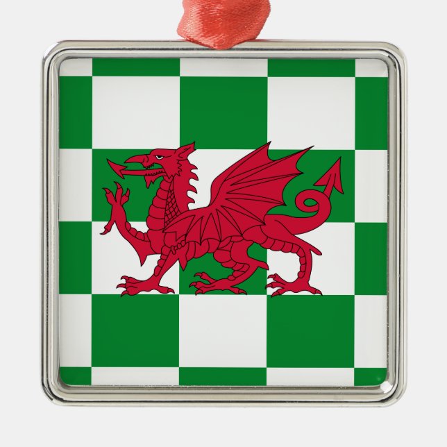 Mystical Red Celtic Dragon Flag Wales Ornament Aus Metall (Vorne)