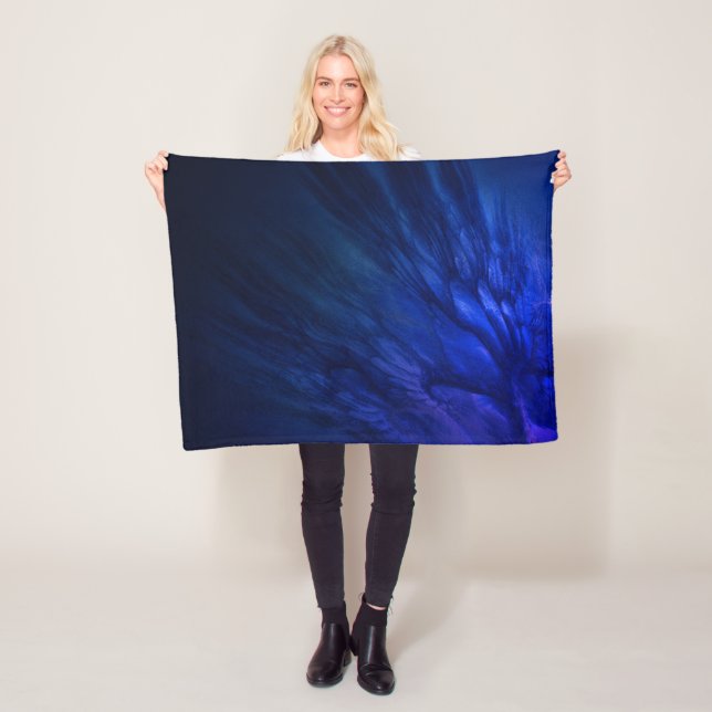 Mystical Wings with Deep Blue Feathers Fleecedecke (Beispiel)