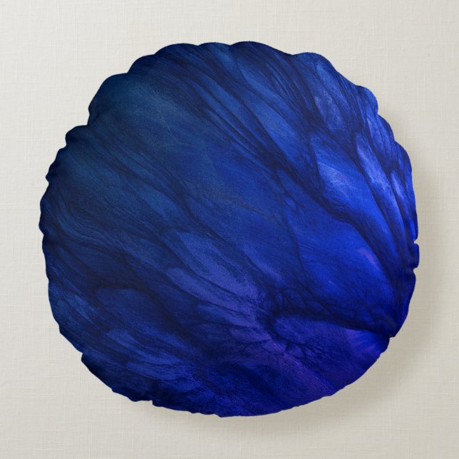 Mystical Wings with Deep Blue Feathers Rundes Kissen (Vorderseite)