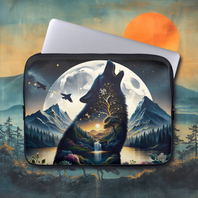 Mystical Wolf Howling bei Moon Surreal Laptopschutzhülle (Von Creator hochgeladen)