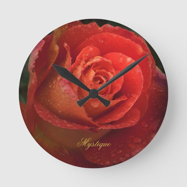Mystique Dark Botanical Rote Orange Rose Uhr (Vorderseite)