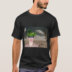 Mystische Frau in Wüstennatur T-Shirt