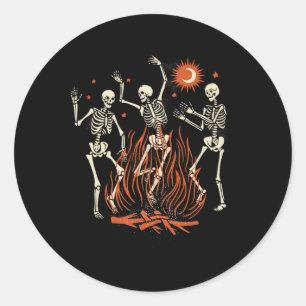 Mystische Halloween-Tanzskelette Runder Aufkleber