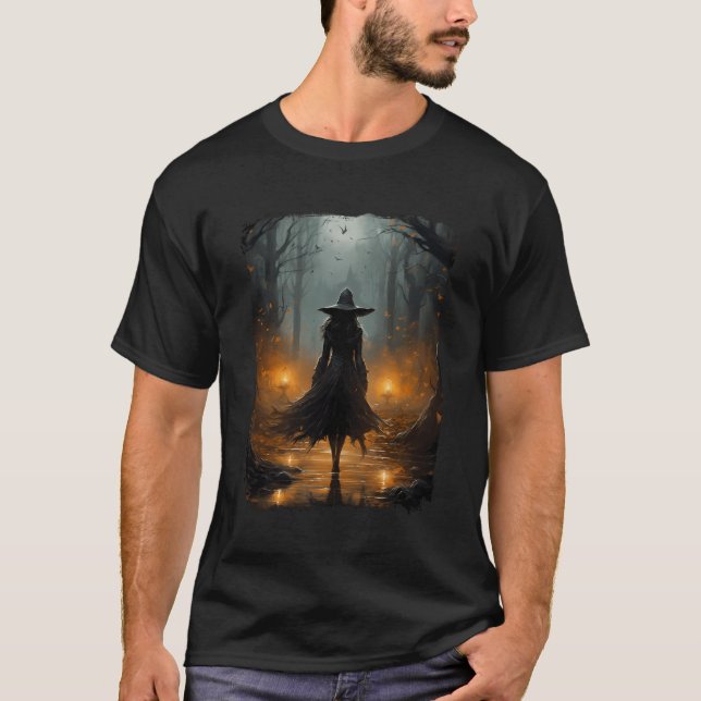 Mystische Hexe, die das WaldHalloween-Gothic spazi T-Shirt (Vorderseite)