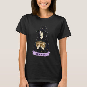 Mystische Hexe & Tarotkarten - Halloween-Süßes ode T-Shirt