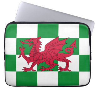 Mystische rote keltische Drachenflagge von Wales Laptopschutzhülle