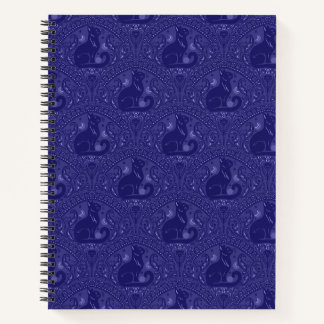 Mystische schwarze Katze in cool violett Notizbuch