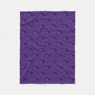 Mystische schwarze Katze in Violett Fleecedecke