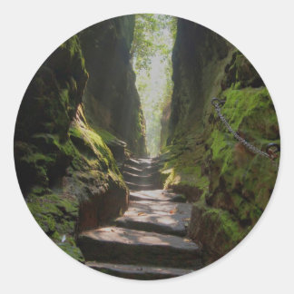 Mystische Treppe Runder Aufkleber