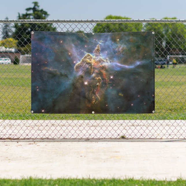 Mystischer Berg in Carina Nebula Hubble Space Banner (InSitu)