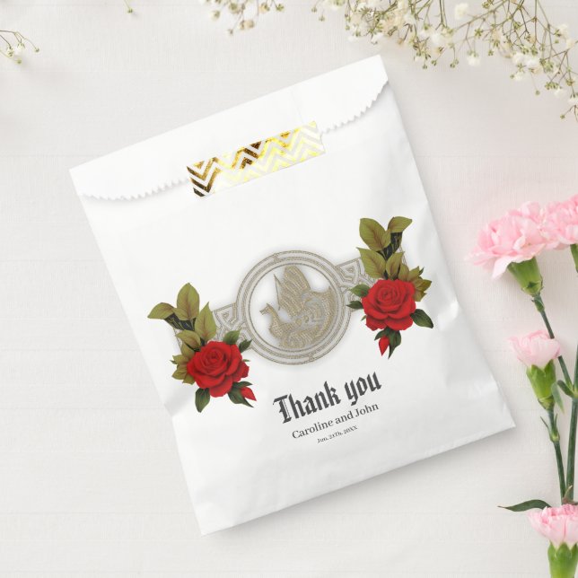 Mystischer Charme mit eleganten keltischen Knoten. Geschenktütchen (Versiegelt)