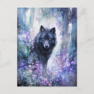 Mystischer schwarzer Wolf im lila Aquarellwald Postkarte