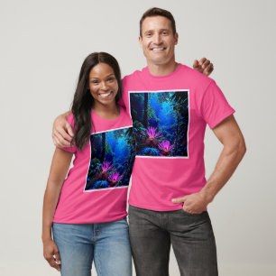 Mystisches, leuchtendes Dschungelblüten-Design T-Shirt