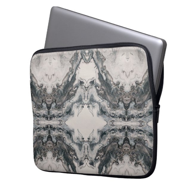 Myth Born of Stone – Symmetric Darkscape Laptopschutzhülle (Vorderseite Links)