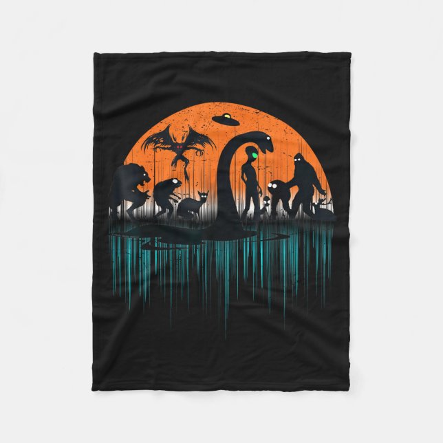Mythical Loch Ness Bigfoot Mothman Aliens Funny Cr Fleecedecke (Vorderseite)