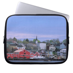 N.A. Kanada, Nova Scotia. Eine Ansicht von Lunenbu Laptopschutzhülle