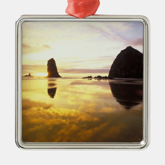N.A., USA, Oregon, Cannon Beach Sunset mit Ornament Aus Metall (Vorne)
