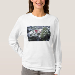 N.A., USA, Washington, Seattle. Mondbrücke in 2 T-Shirt