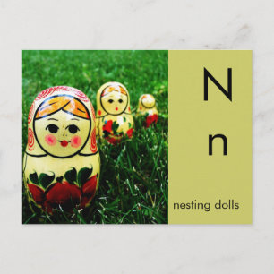 N ist für Nesting Dolls Postkarte