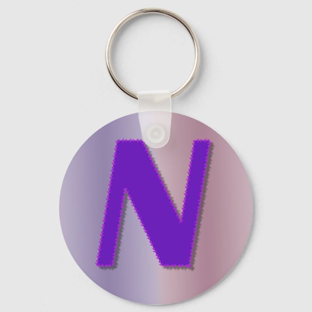 N lila Monogramm Schlüsselanhänger (Vorderseite)