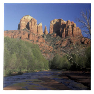 NA, USA, Arizona, Sedona. Cathedral Rock und Eiche Fliese