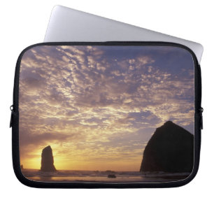 NA, USA, Oregon, Oregon-Küste, Canon Beach mit Laptopschutzhülle