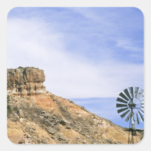 NA, USA, Texas Windmühle und Klippen von Palo Duro Quadratischer Aufkleber