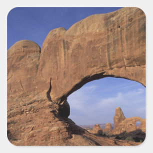 NA, Utah, Arches National Park. Doppelbogen Quadratischer Aufkleber