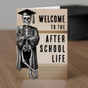 Nach dem Schulalltag Skelett Halloween Abschlussfe Karte
