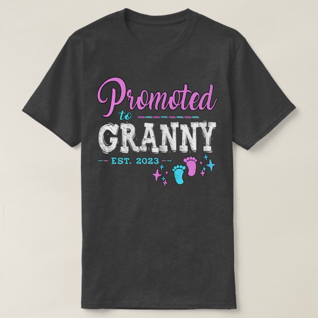 Nach Granny Est 2023 befördert schwangerschaftsoff T-Shirt (Design vorne)
