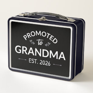 Nach Oma Est befördert. 2026 Metall Brotdose