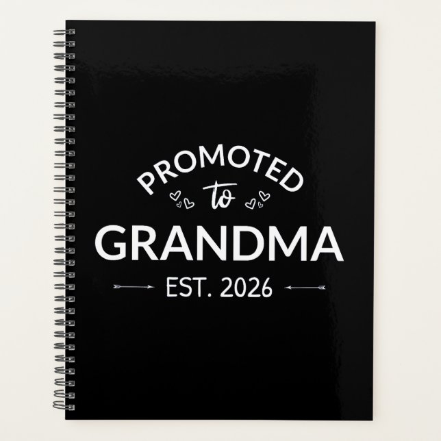 Nach Oma Est befördert. 2026 Planer (Vorderseite)