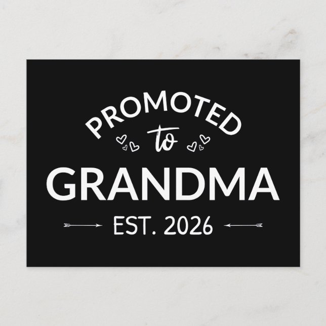 Nach Oma Est befördert. 2026 Postkarte (Vorderseite)