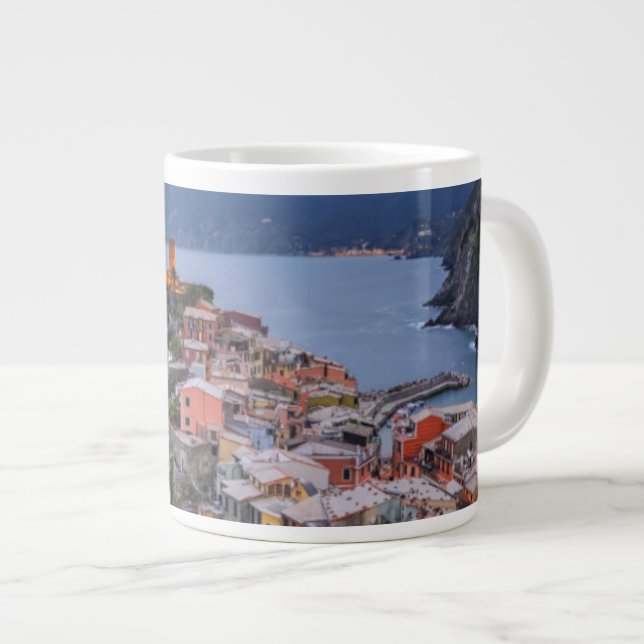 Nach Sonnenuntergang| Vernazza, Cinque Terre, Ital Jumbo-Tasse (Vorderseite Rechts)