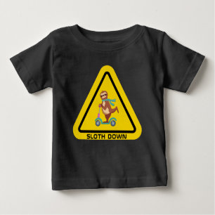 Nach unten Funny Sloth Riding Scooter Template Baby T-shirt