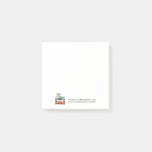 Nachbildung auf dem Stapel von Büchern Post-it Klebezettel