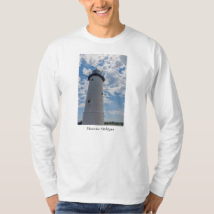 Nachschlagen des Leuchtturms Manistee T-Shirt