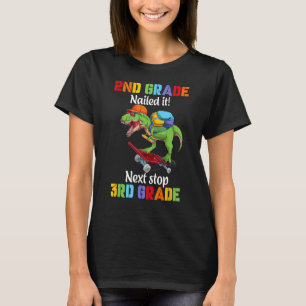Nächste Stufe 3 Klasse 2 Grade nannte Graduate D T-Shirt