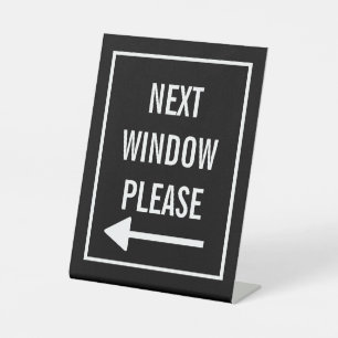 Nächstes Fenster bitte Sockelschild