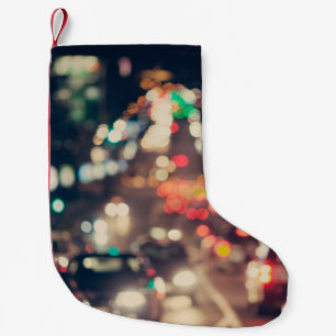 Nacht Stadt: Retro verschwommenes Licht. Kleiner Weihnachtsstrumpf
