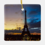Nacht zu Tag über Eiffelturm - Paris, Frankreich Keramikornament<br><div class="desc">Überfahrt von Nacht zu Tag über den Eiffelturm im Winter von Trocadero an einem bewölkten Tag - Paris,  Frankreich.</div>