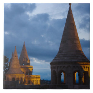 Nachtansicht von Fisherman's Bastion, Castle Hil Fliese