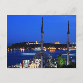Nachtblick auf die beliebten Orte von Istanbul Postkarte