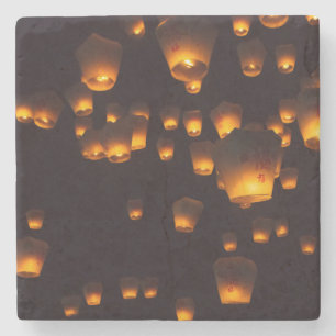 Nachtblick auf Sky Lanterns Steinuntersetzer